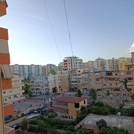 Lovely Large Summer Next To Lungomare Apartamento Vlorë