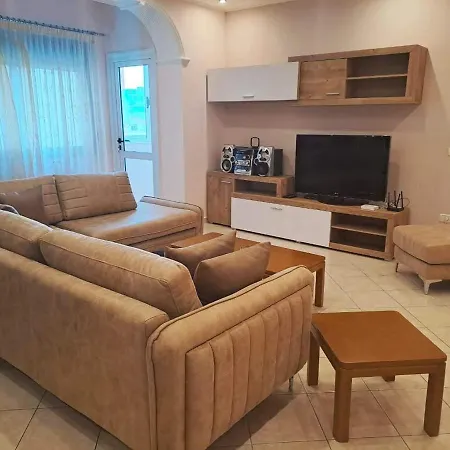 Lovely Large Summer Next To Lungomare Apartamento