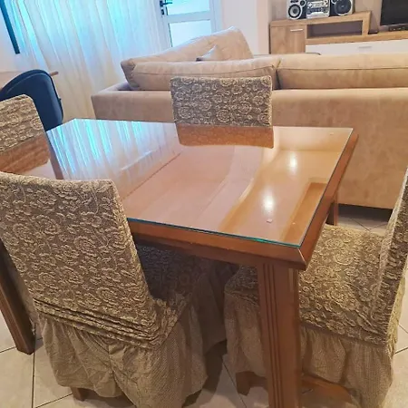 Lovely Large Summer Next To Lungomare Vlorë