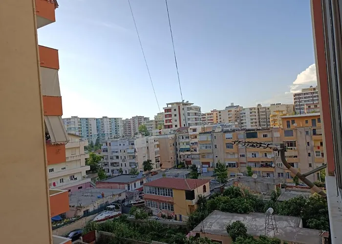 Lovely Large Summer Next To Lungomare Appartement Vlorë